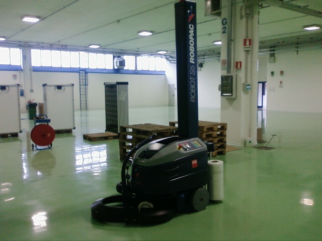 Foto0+195.jpg Robot fasciapallet S5 - Industria pannelli  fotovoltaici - Salerno