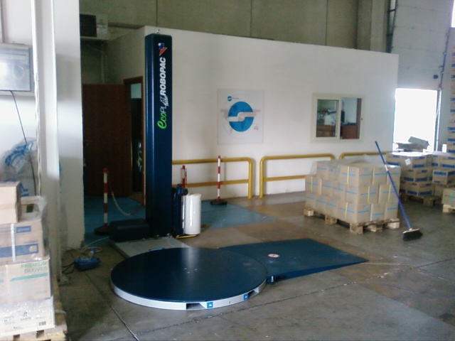 Foto00+97.jpg Fasciapallet Ecoplat con rampa per transpallet - Azienda trasporti e logistica - Marcianise (CE)