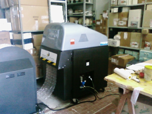 Foto03041.jpg Sistema industriale per produzione cuscini d'aria 1 - Fabbrica ceramiche - Mariglianella (NA)