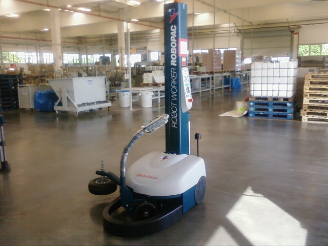 Foto03351.jpg Robot fasciapallet Worker - Industria imballaggi - Arzano (NA)