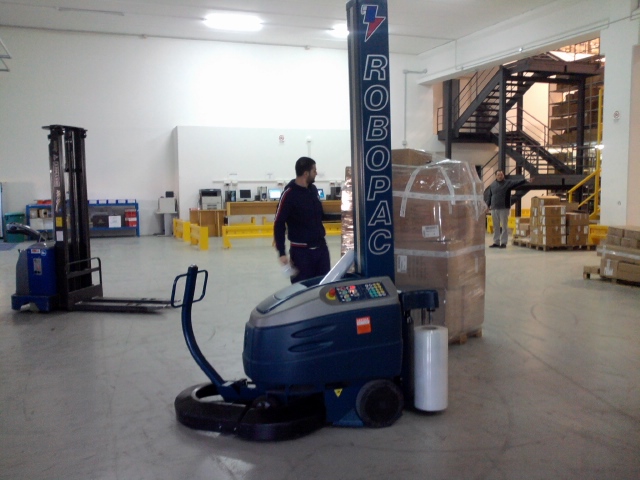 Foto197AA.jpg Robot fasciapallet revisionato - Azienda ingrosso - Pastorano (CE)