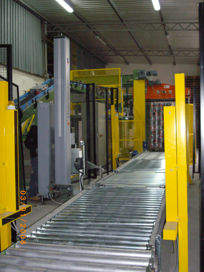IMGP0017.JPG Impianto automatico di avvolgimento pallet azienda Pompei (NA)