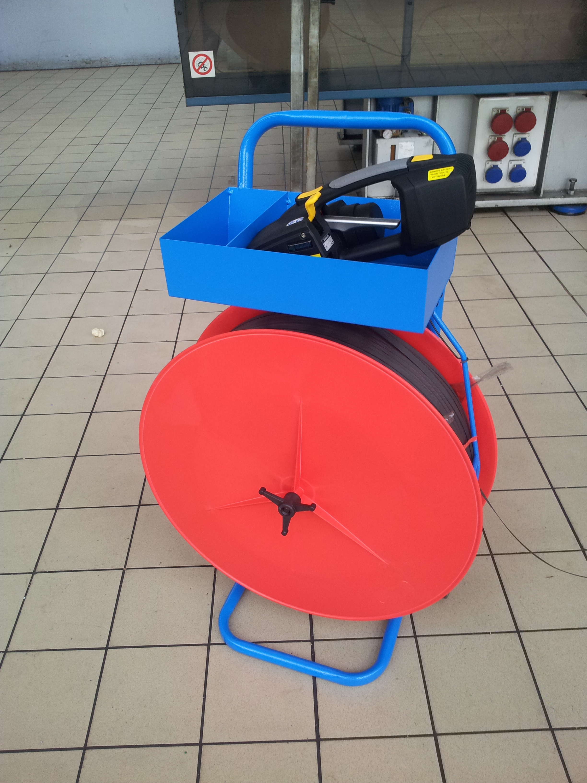 Tendi.jpg Tendireggia a batteria - Ind. materie plastiche - Caivano (NA)